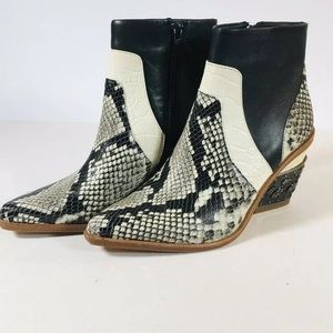 Gianni Bini Western Ankle Boot 